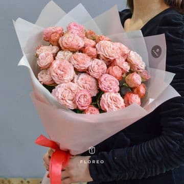 9 кустовых пионовидных роз