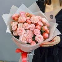 9 кустовых пионовидных роз