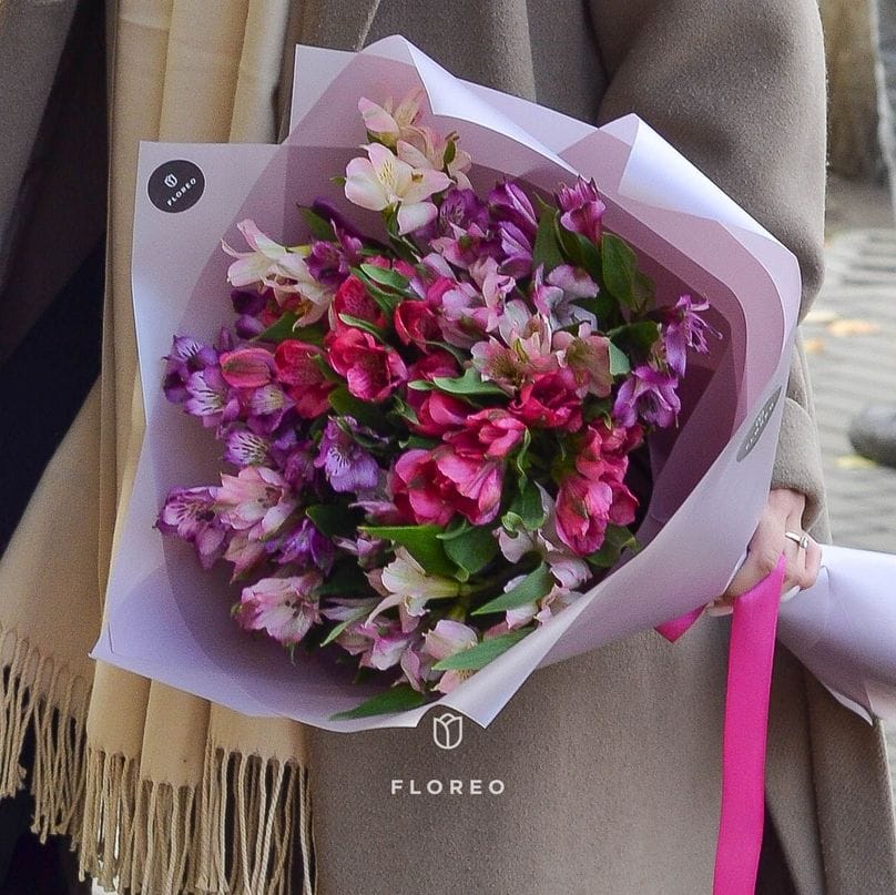 Микс альстромерий в сиреневой гамме