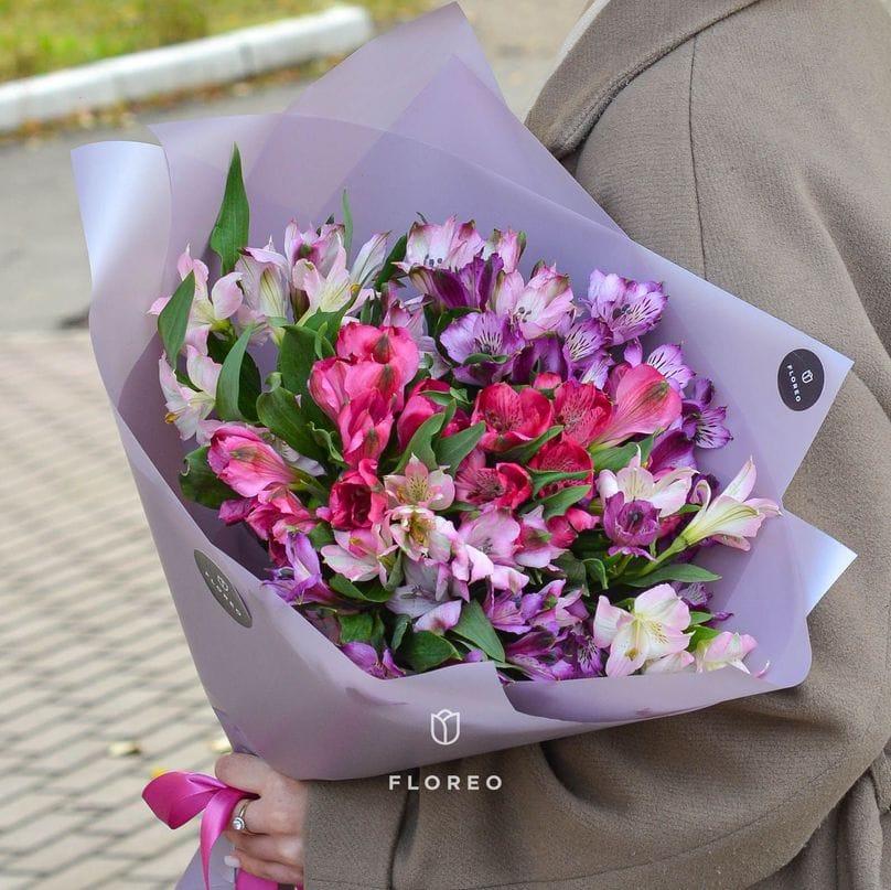 Микс альстромерий в сиреневой гамме