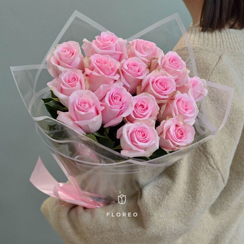 15 нежно-розовых роз/ 864