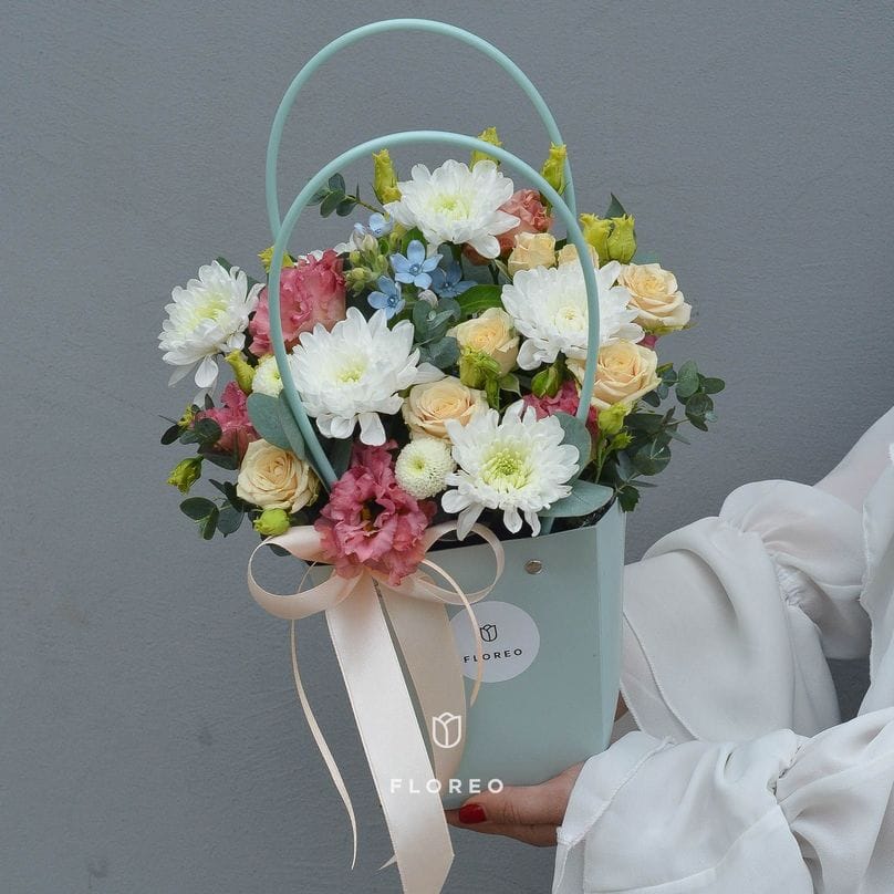 Сумочка с цветами 700