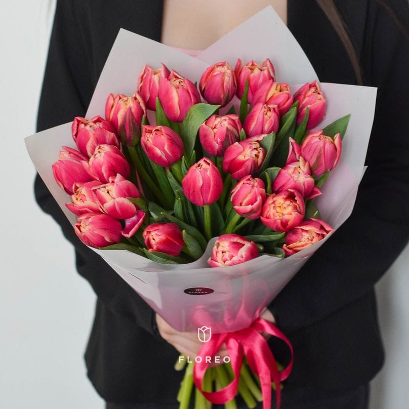 25 пионовидных тюльпанов Колумбус #1072