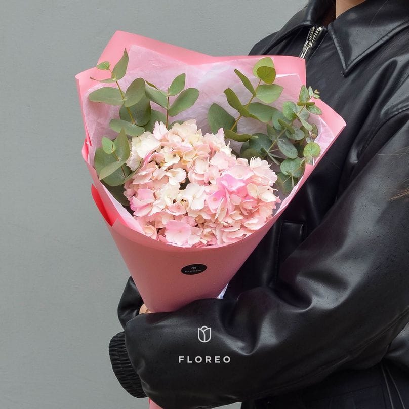 Розовая гортензия с эвкалиптом #1087