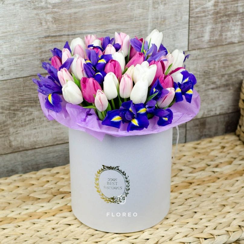 Тюльпаны и ирисы в коробке #1049