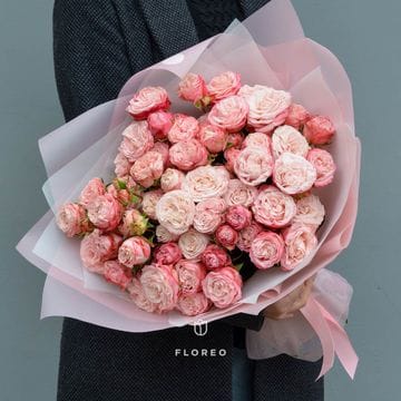 15 пионовидных роз Бомбастик/ 843