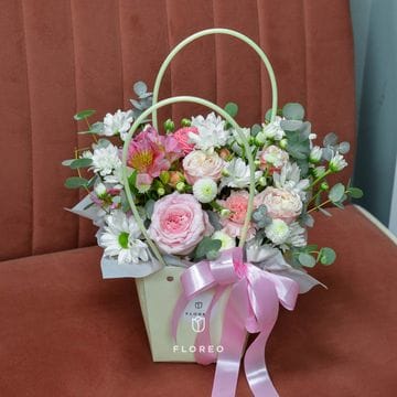 Композиция с цветами/ 850