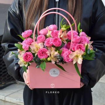 Сумочка с пионовидными розами #1347