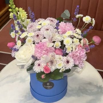 Коробка с хризантемами и гвоздиками #1200