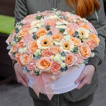 Шляпная коробка с цветами 430