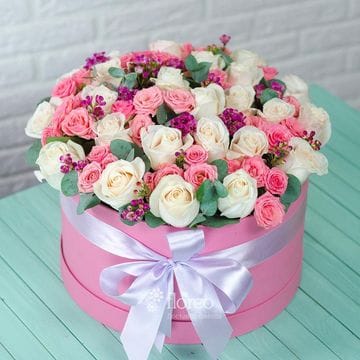 Шляпная коробка с цветами 431