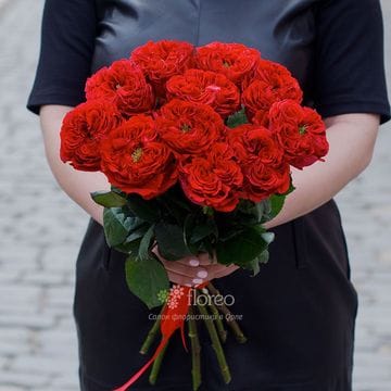 11 роз Red Monster