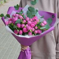 9 кустовых пионовидных роз в упаковке