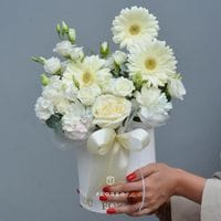 Цветочная коробка в молочной гамме #692