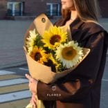 5 подсолнухов в крафте