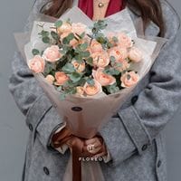 7 кустовых роз с эвкалиптом/ 851