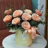 Коробка с пионовидными розами #1089