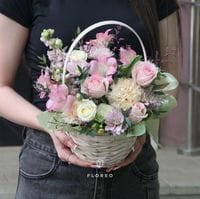 Корзиночка цветов в нежной гамме #1165