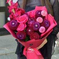 Букет с георгинами и розами #1260