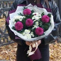 Букет с одноголовыми и кустовыми хризантемами #1323