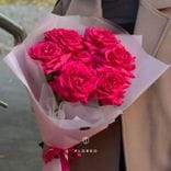 7 французских роз в упаковке #1345