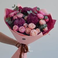 Букет с кустовыми розами и хризантемами Бигуди #1362