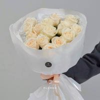 15 кремовых роз #988