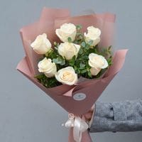 7 роз с эвкалиптом #969