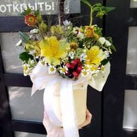 Композиция в шляпной коробке