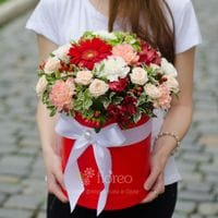 Шляпная коробка с цветами 417