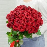 35 красных роз