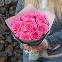 11 роз в упаковке
