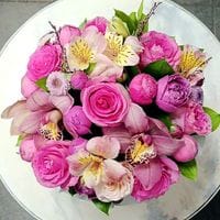 Композиция с орхидеей и альстромерией 