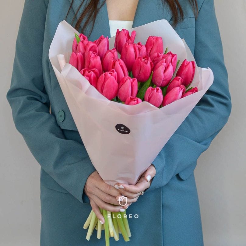 25 тюльпанов в упаковке 1014