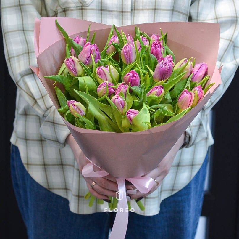 25 пионовидных тюльпанов #1056