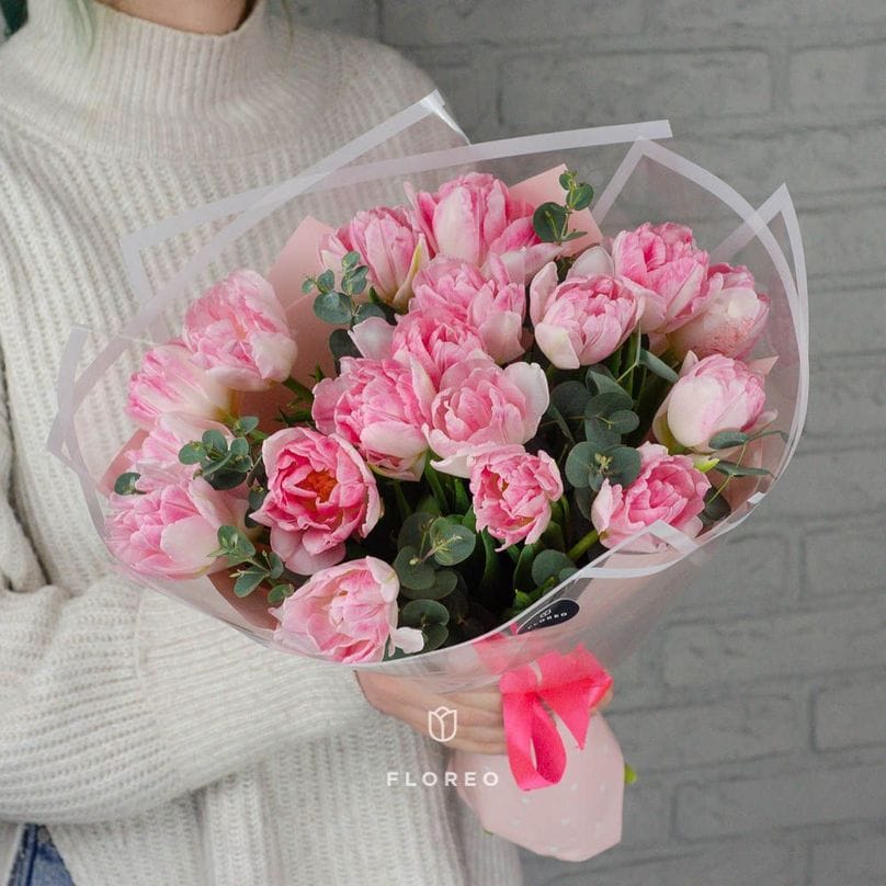 19 пионовидных тюльпанов #1059