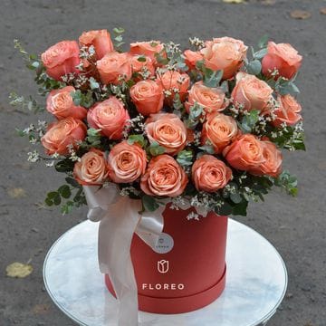 Коробка с пионовидными розами Кахала #867