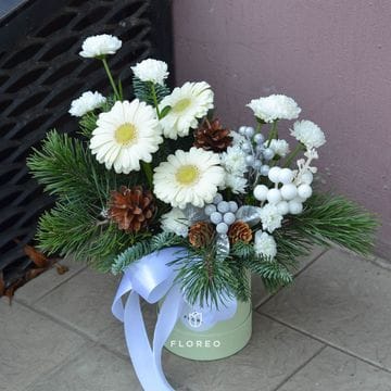 Зимняя композиция с цветами 940