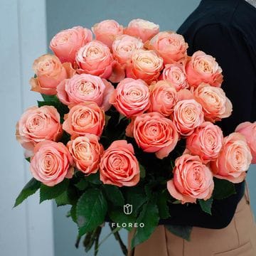 25 пионовидных роз Кахала 879