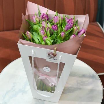 25 пионовидных тюльпанов в сумочке #1057